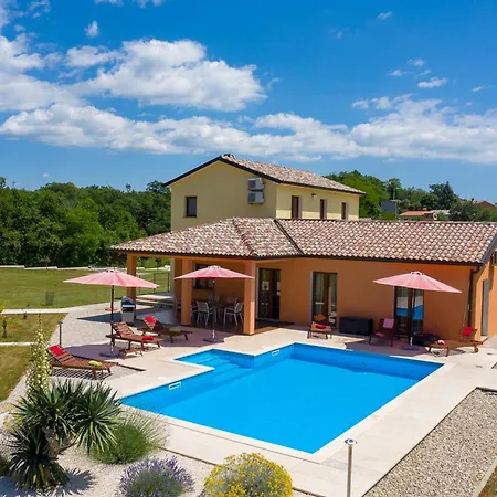 Frankovici Villa *